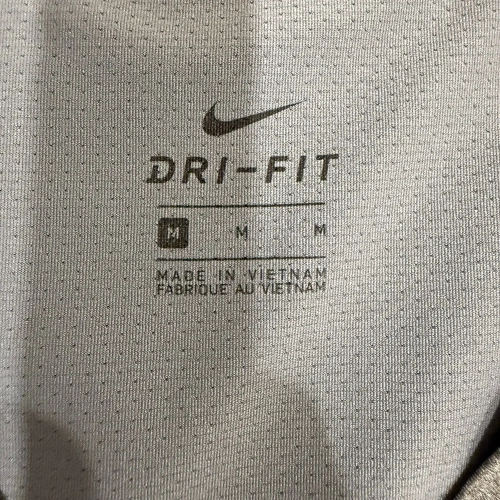 🔥Nike Dry Fit V Neck Women's Gray Top Sz M🔥